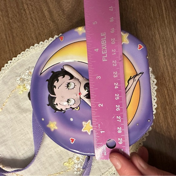 2001 Betty Boop Tin Lunch Box Purse Purple & Yellow Moon - King Features Synd. - Picture 12 of 12